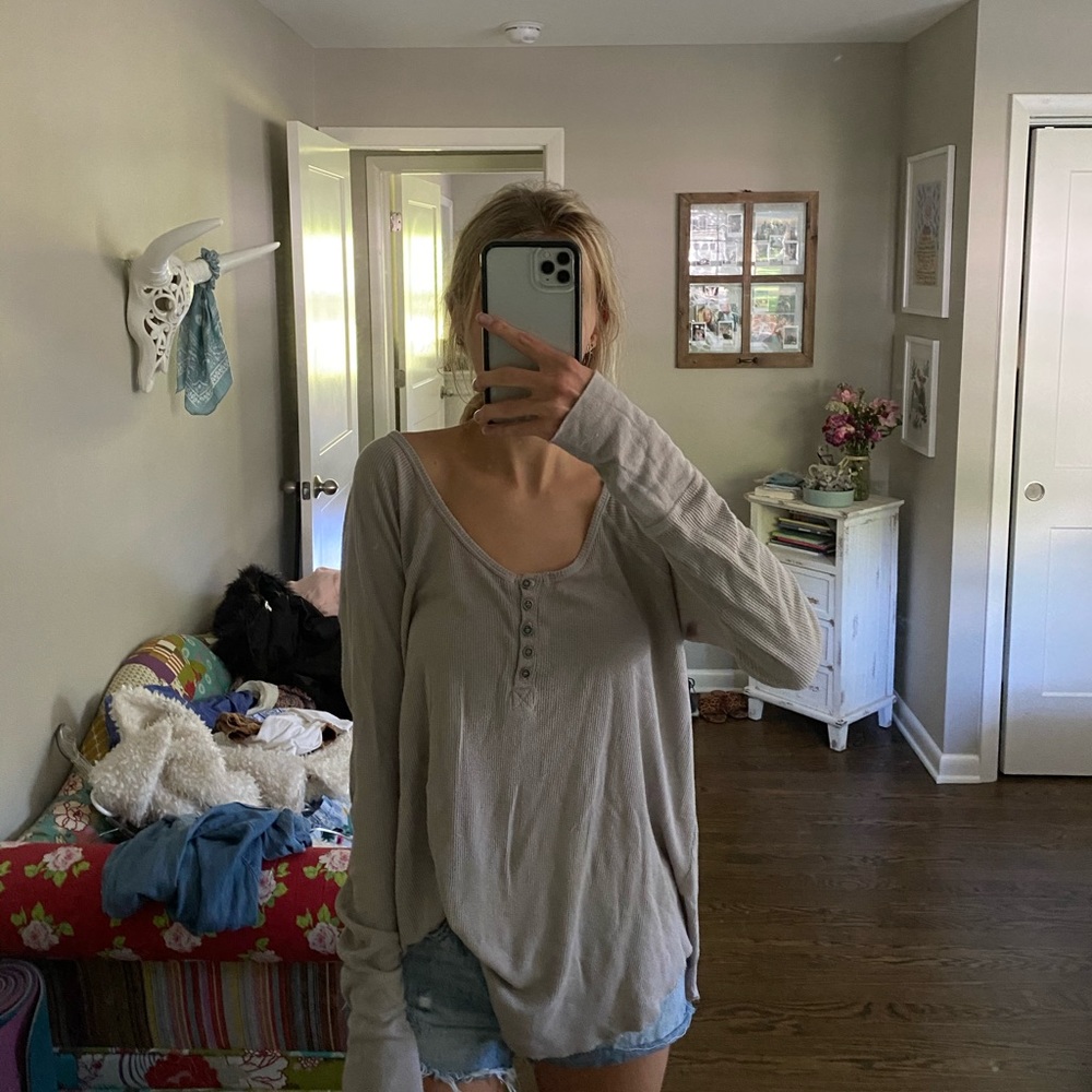 grey comfy top